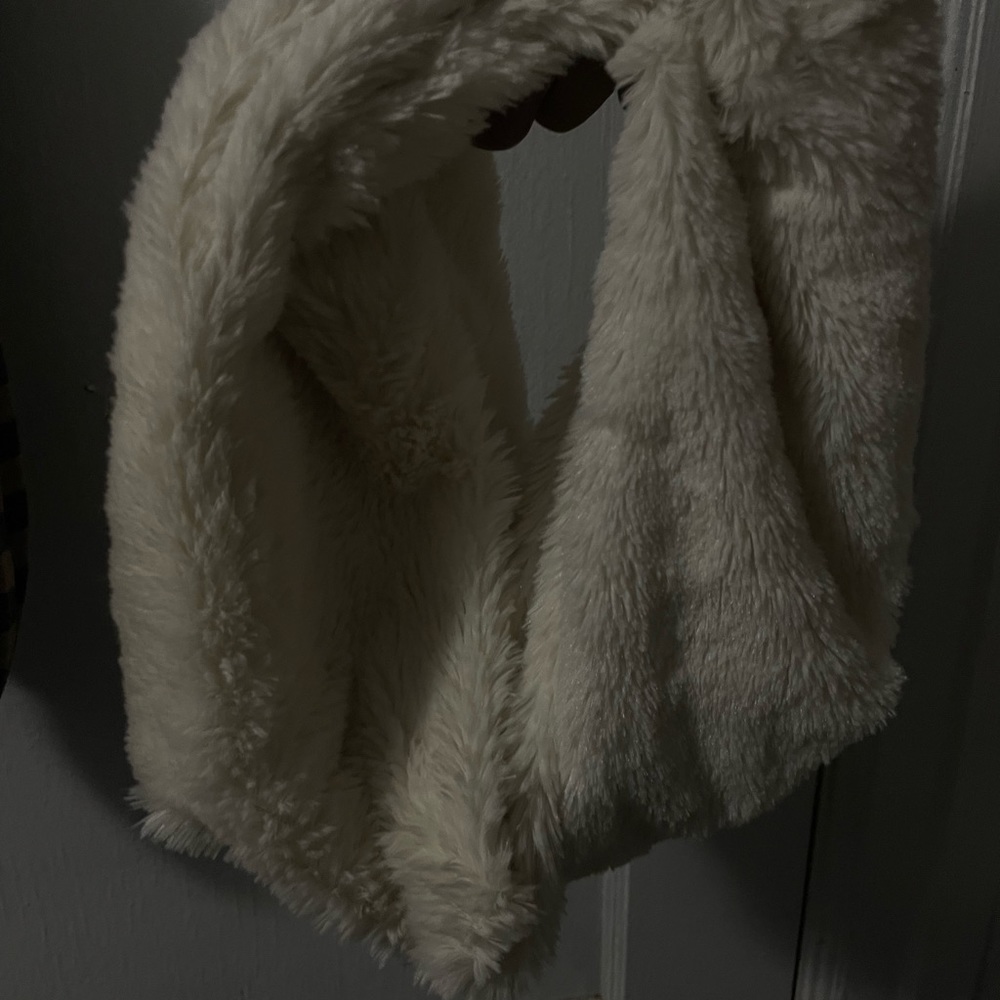 White neck warmer